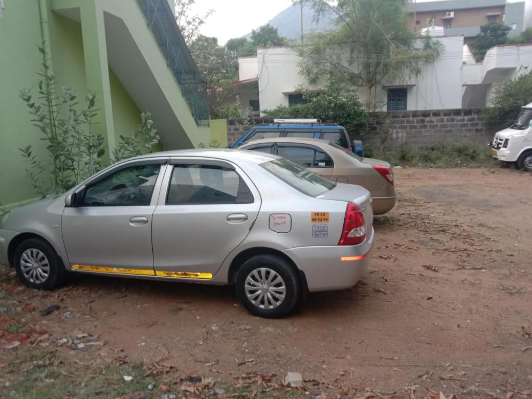 Sri Shankaraa Guest House Tiruvannāmalai Buitenkant foto