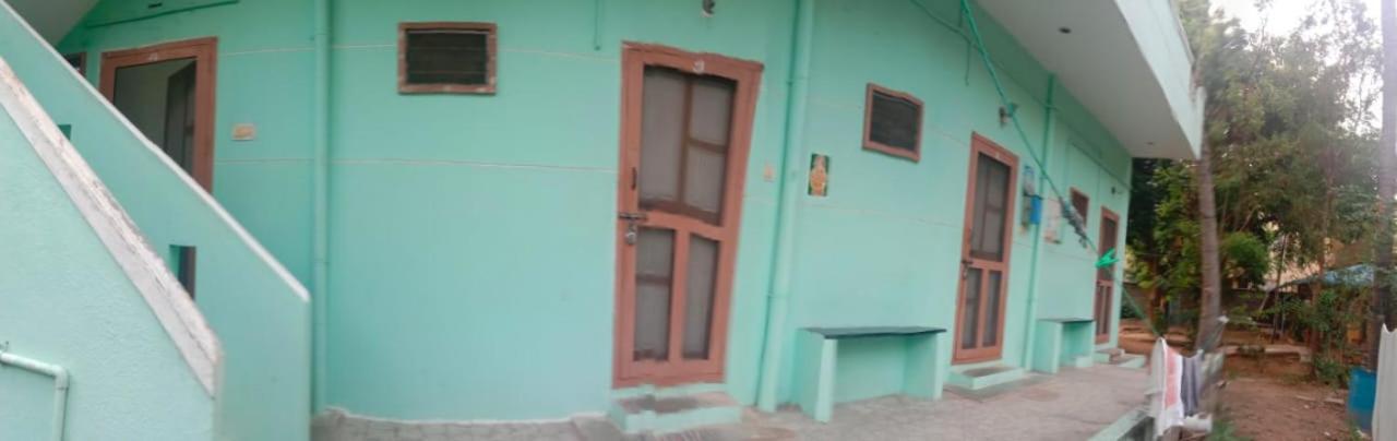 Sri Shankaraa Guest House Tiruvannāmalai Buitenkant foto